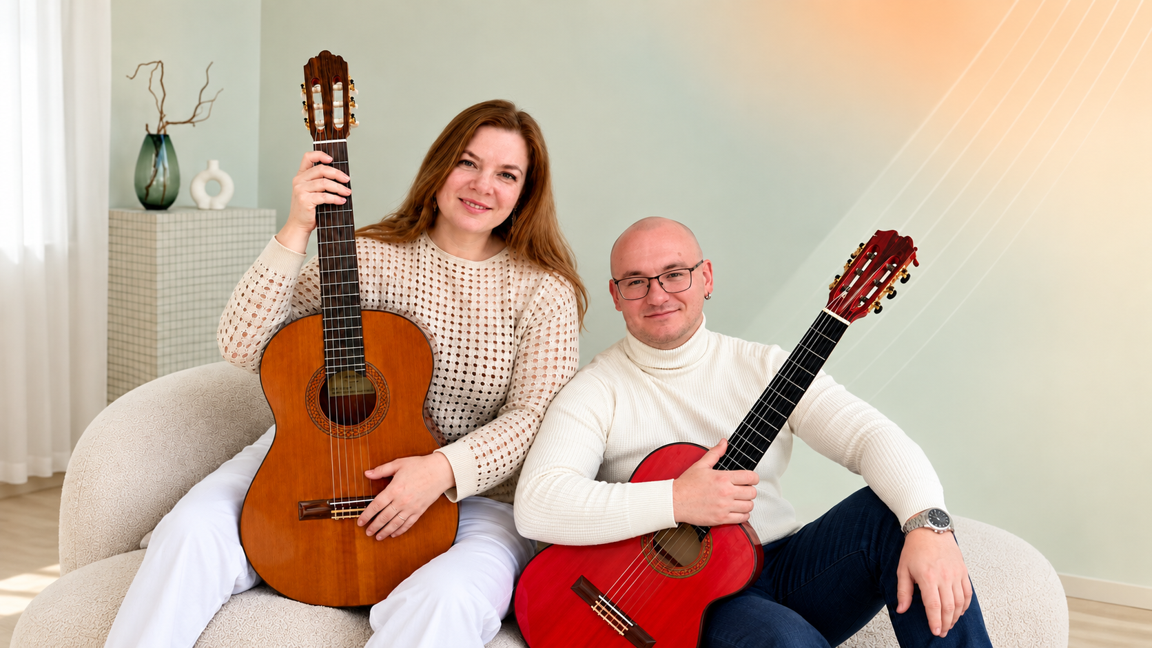 Нина Семененкова и Юрий Архипов с классическими гитарами